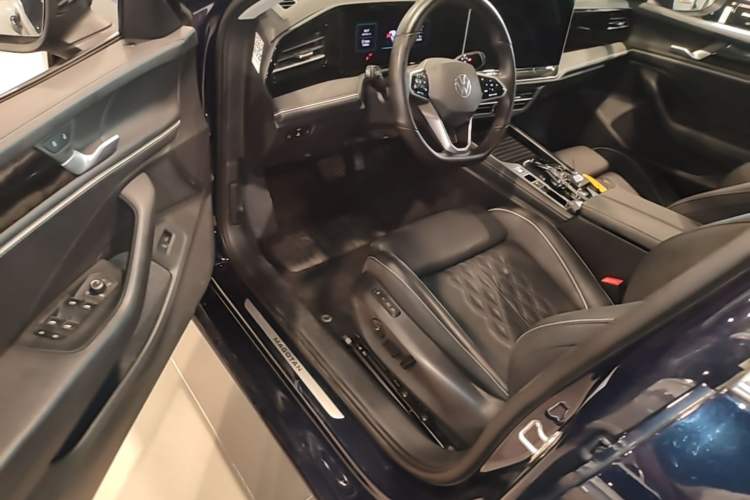 Used Volkswagen Magotan 2024 380TSI DSG Ultimate Edition Driver Seat