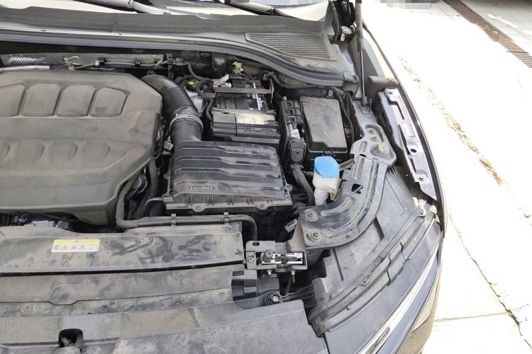 Used Volkswagen Magotan 2024 380TSI DSG Ultimate Edition Engine Bay Left