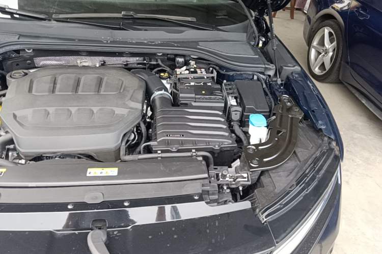 Used Volkswagen Magotan 2024 380TSI DSG Ultimate Edition Engine Bay Left