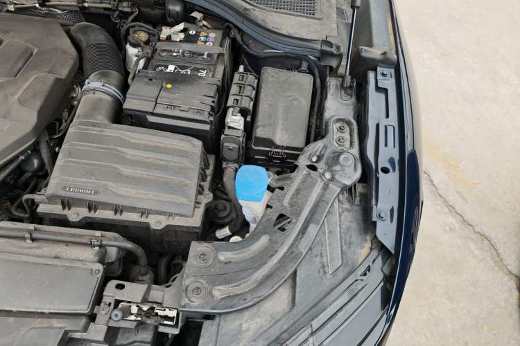 Used Volkswagen Magotan 2024 380TSI DSG Ultimate Edition Engine Bay Left