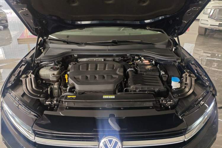 Used Volkswagen Magotan 2024 380TSI DSG Ultimate Edition Engine Bay