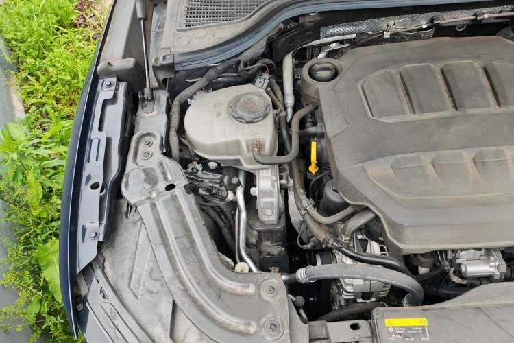 Used Volkswagen Magotan 2024 380TSI DSG Ultimate Edition Engine Bay Right