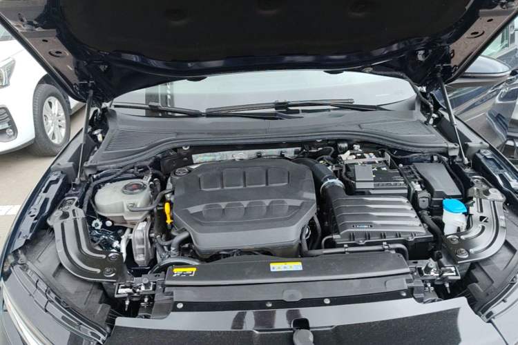 Used Volkswagen Magotan 2024 380TSI DSG Ultimate Edition Engine Bay