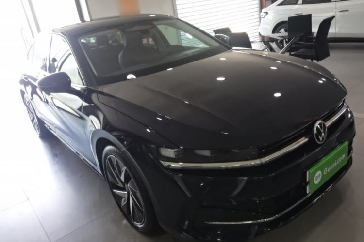 Used Volkswagen Magotan 2024 380TSI DSG Ultimate Edition Front Right 45 Deg