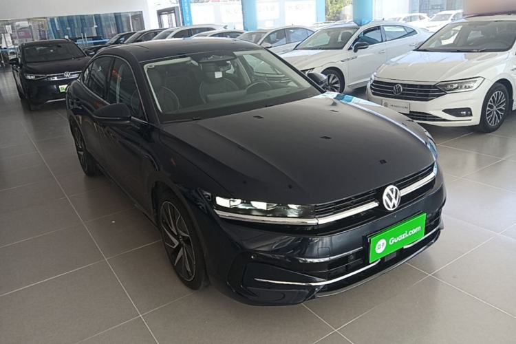 Used Volkswagen Magotan 2024 380TSI DSG Ultimate Edition Front Right 45 Deg