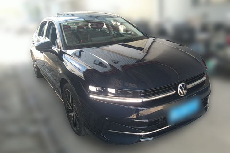 Used Volkswagen Magotan 2024 380TSI DSG Ultimate Edition Front Right 45 Deg
