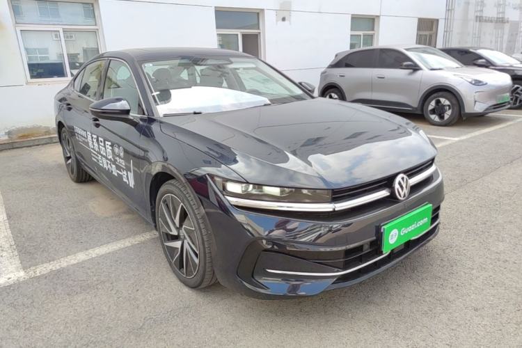 Used Volkswagen Magotan 2024 380TSI DSG Ultimate Edition Front Right 45 Deg
