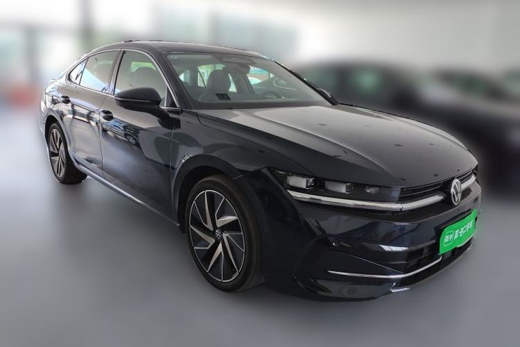 Used Volkswagen Magotan 2024 380TSI DSG Ultimate Edition Front Right 45 Deg