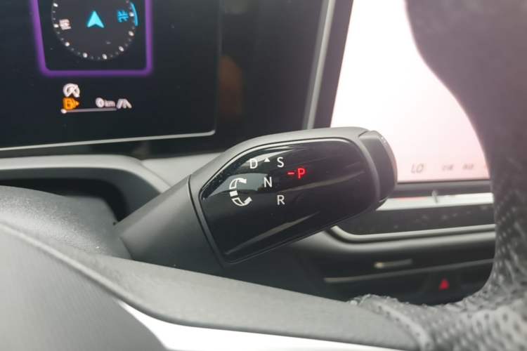 Used Volkswagen Magotan 2024 380TSI DSG Ultimate Edition Gear Lever