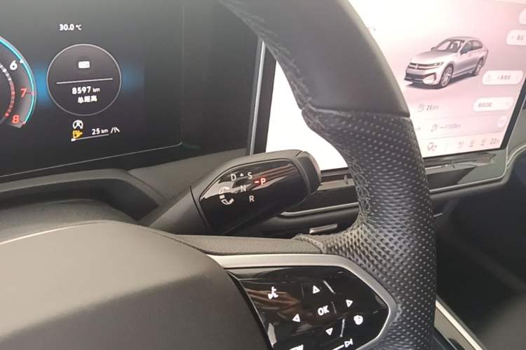 Used Volkswagen Magotan 2024 380TSI DSG Ultimate Edition Gear Lever