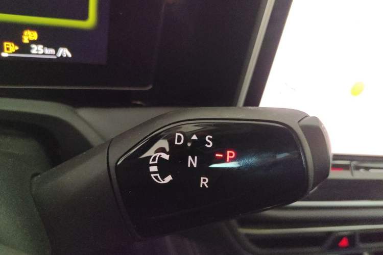 Used Volkswagen Magotan 2024 380TSI DSG Ultimate Edition Gear Lever