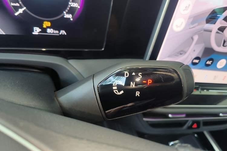 Used Volkswagen Magotan 2024 380TSI DSG Ultimate Edition Gear Lever