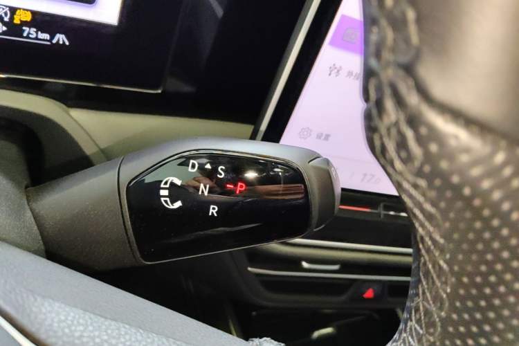 Used Volkswagen Magotan 2024 380TSI DSG Ultimate Edition Gear Lever