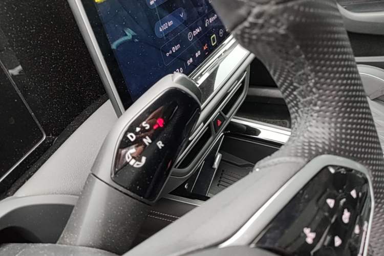 Used Volkswagen Magotan 2024 380TSI DSG Ultimate Edition Gear Lever