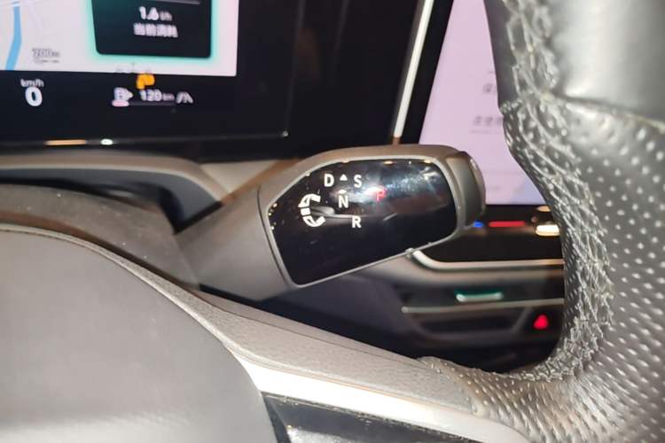 Used Volkswagen Magotan 2024 380TSI DSG Ultimate Edition Gear Lever