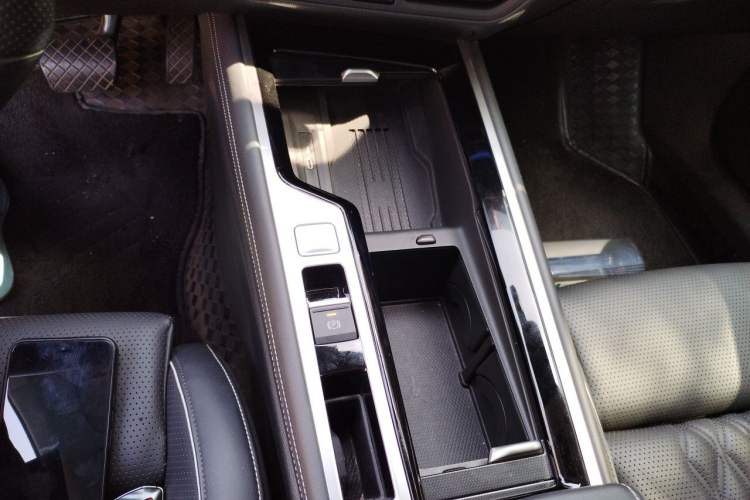 Used Volkswagen Magotan 2024 380TSI DSG Ultimate Edition Gear Lever