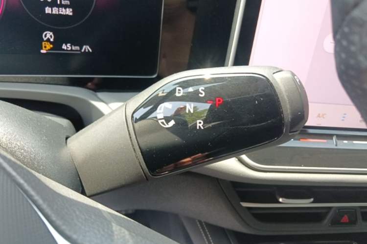 Used Volkswagen Magotan 2024 380TSI DSG Ultimate Edition Gear Lever