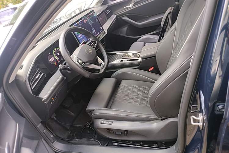 Used Volkswagen Magotan 2024 380TSI DSG Ultimate Edition Left Front Seat