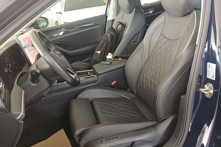 Used Volkswagen Magotan 2024 380TSI DSG Ultimate Edition Left Front Seat