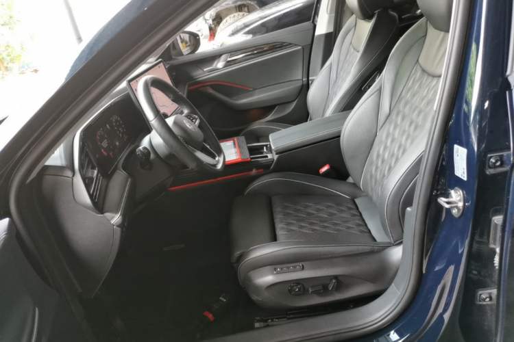 Used Volkswagen Magotan 2024 380TSI DSG Ultimate Edition Left Front Seat