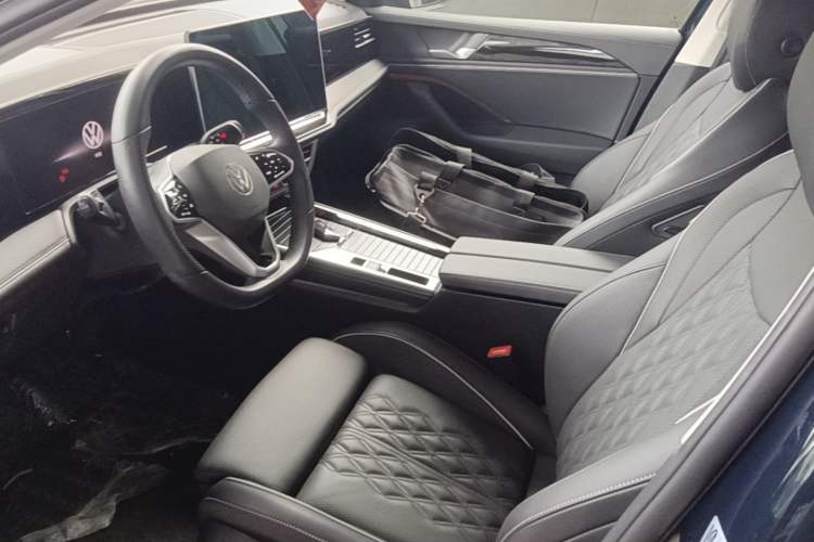 Used Volkswagen Magotan 2024 380TSI DSG Ultimate Edition Left Front Seat