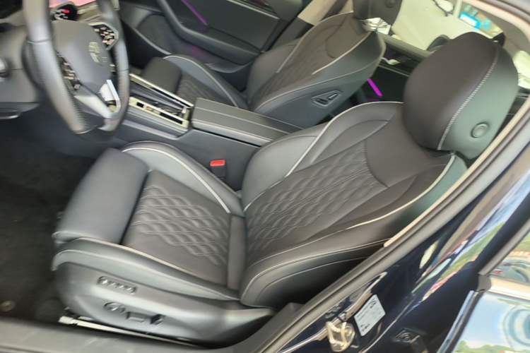 Used Volkswagen Magotan 2024 380TSI DSG Ultimate Edition Left Front Seat
