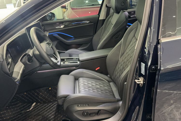Used Volkswagen Magotan 2024 380TSI DSG Ultimate Edition Left Front Seat