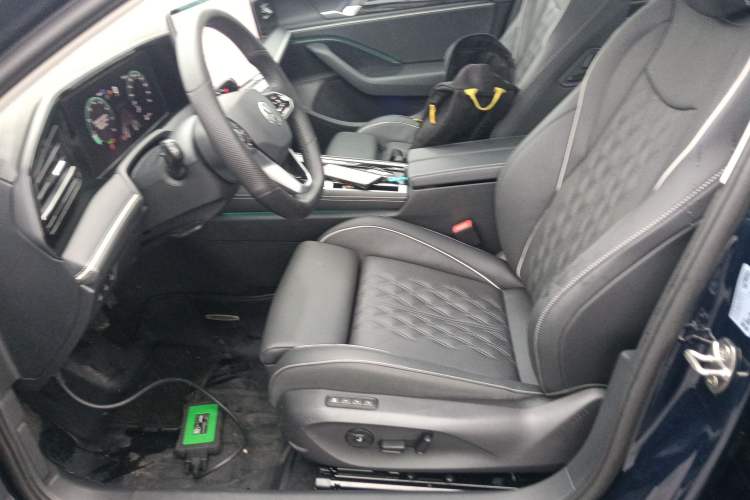 Used Volkswagen Magotan 2024 380TSI DSG Ultimate Edition Left Front Seat