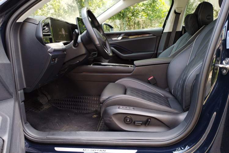 Used Volkswagen Magotan 2024 380TSI DSG Ultimate Edition Left Front Seat