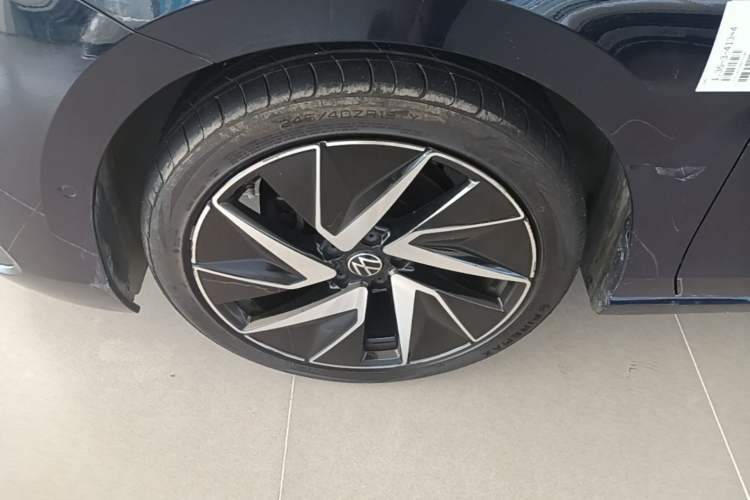 Used Volkswagen Magotan 2024 380TSI DSG Ultimate Edition Left Front Wheel Hub