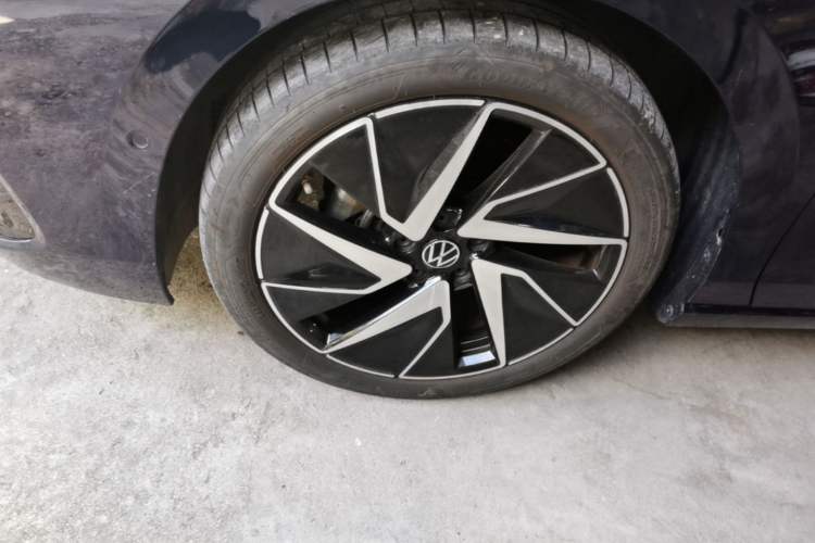 Used Volkswagen Magotan 2024 380TSI DSG Ultimate Edition Left Front Wheel Hub