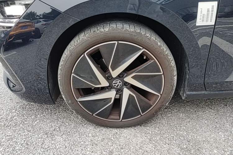 Used Volkswagen Magotan 2024 380TSI DSG Ultimate Edition Left Front Wheel Hub