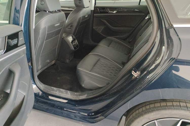 Used Volkswagen Magotan 2024 380TSI DSG Ultimate Edition Left Rear Seat