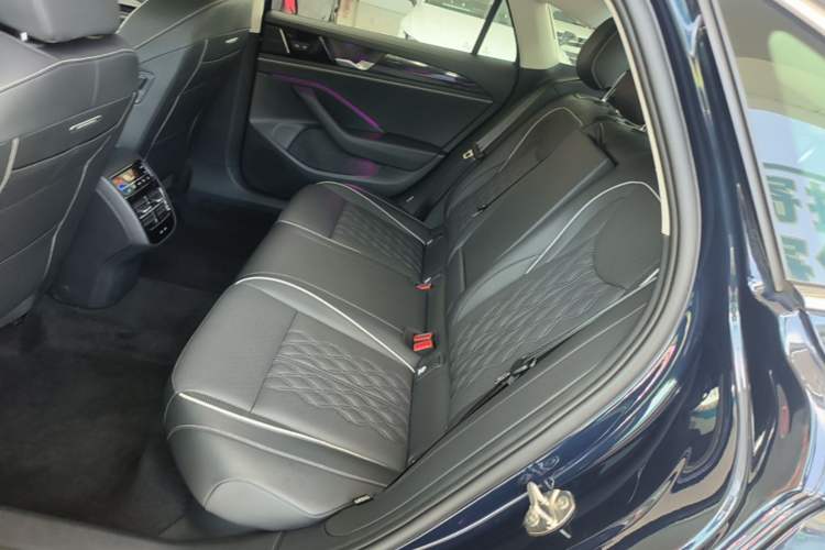 Used Volkswagen Magotan 2024 380TSI DSG Ultimate Edition Left Rear Seat