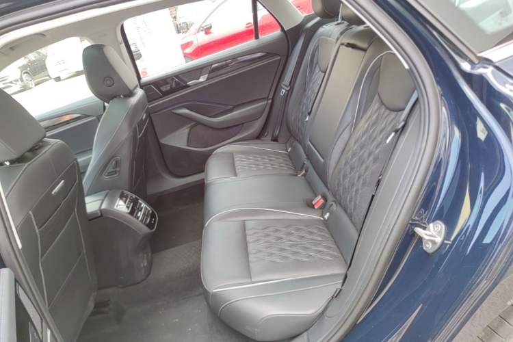 Used Volkswagen Magotan 2024 380TSI DSG Ultimate Edition Left Rear Seat