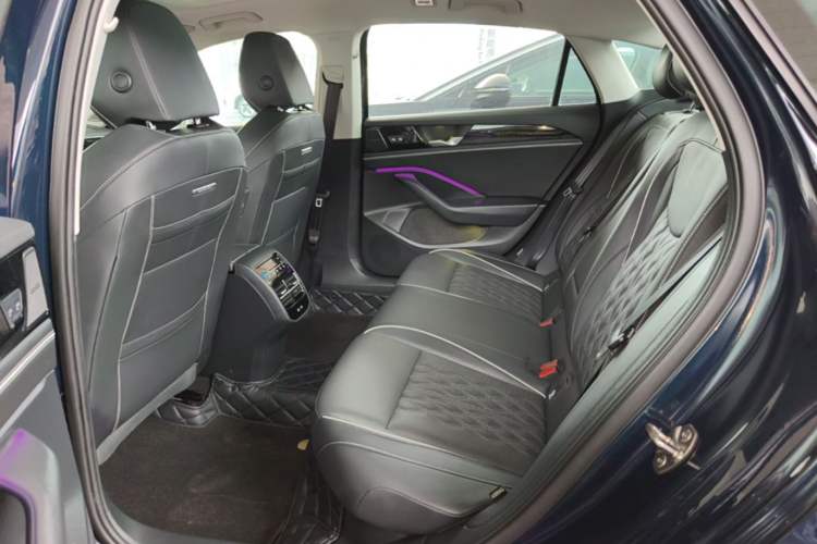 Used Volkswagen Magotan 2024 380TSI DSG Ultimate Edition Left Rear Seat