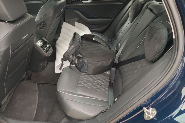 Used Volkswagen Magotan 2024 380TSI DSG Ultimate Edition Left Rear Seat