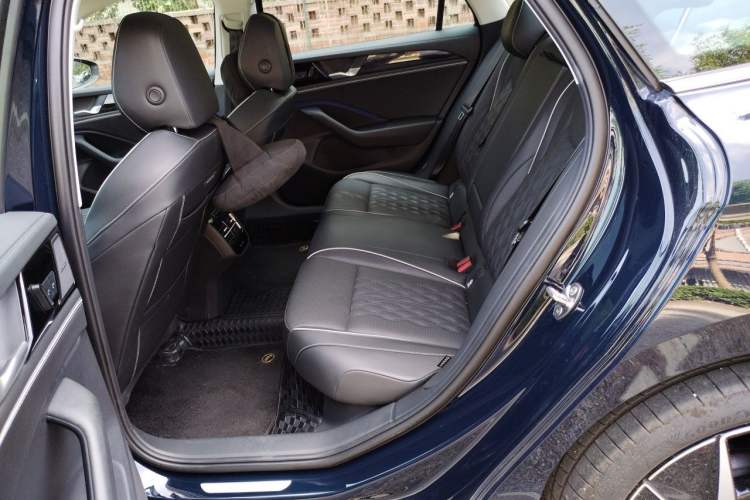 Used Volkswagen Magotan 2024 380TSI DSG Ultimate Edition Left Rear Seat