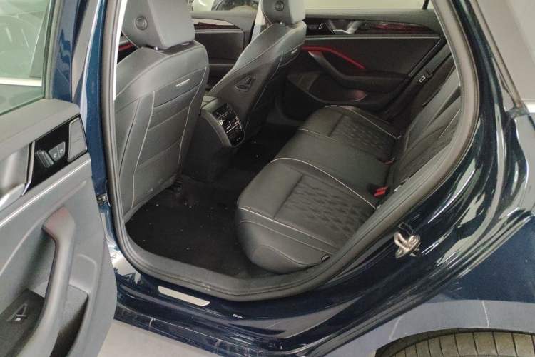 Used Volkswagen Magotan 2024 380TSI DSG Ultimate Edition Left Rear Seat