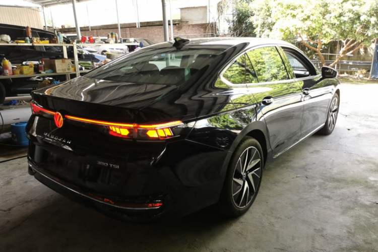 Used Volkswagen Magotan 2024 380TSI DSG Ultimate Edition Rear Right 45 Deg