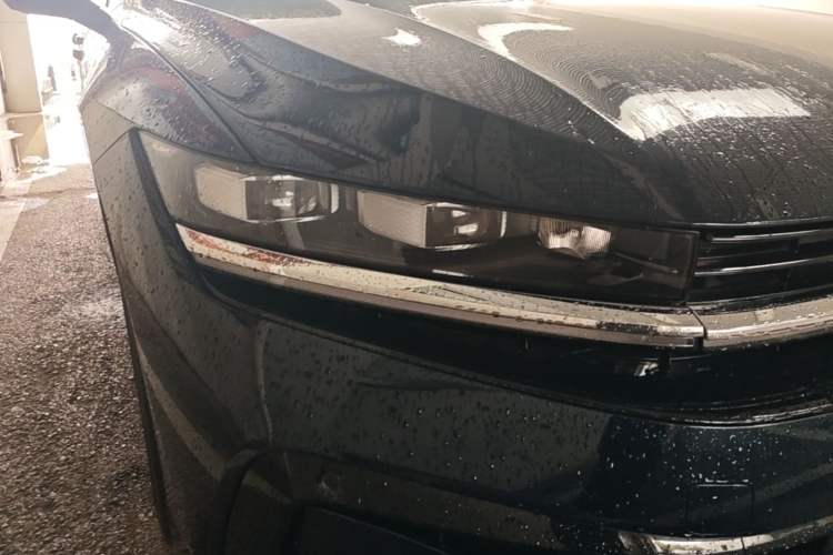 Used Volkswagen Magotan 2024 380TSI DSG Ultimate Edition Right Front Headlight
