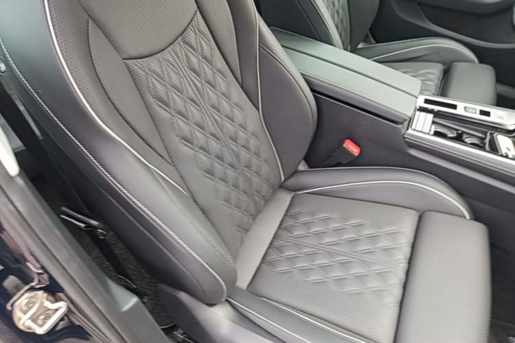Used Volkswagen Magotan 2024 380TSI DSG Ultimate Edition Right Front Seat