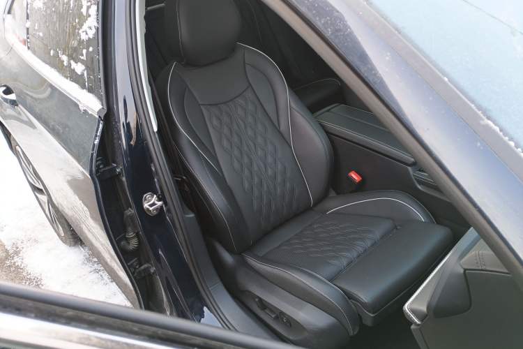 Used Volkswagen Magotan 2024 380TSI DSG Ultimate Edition Right Front Seat
