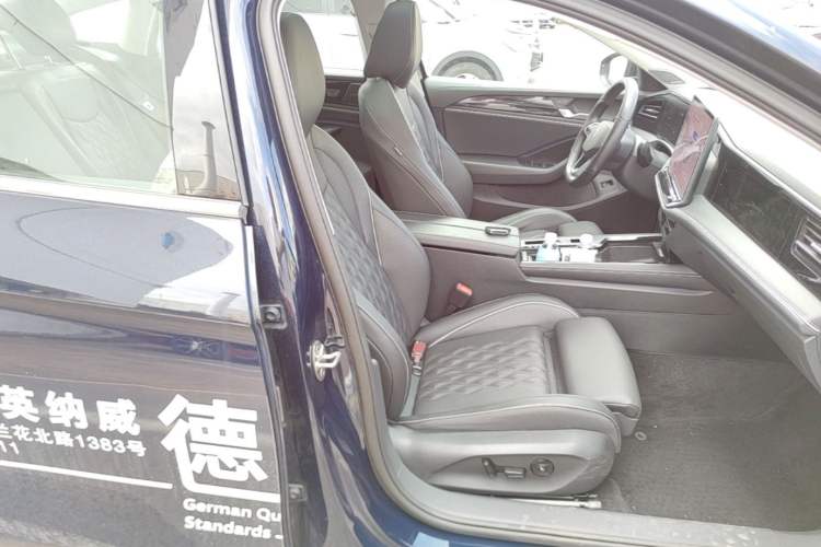 Used Volkswagen Magotan 2024 380TSI DSG Ultimate Edition Right Front Seat