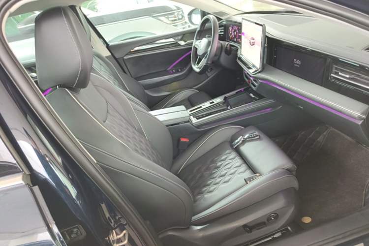 Used Volkswagen Magotan 2024 380TSI DSG Ultimate Edition Right Front Seat