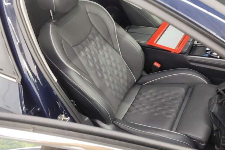 Used Volkswagen Magotan 2024 380TSI DSG Ultimate Edition Right Front Seat