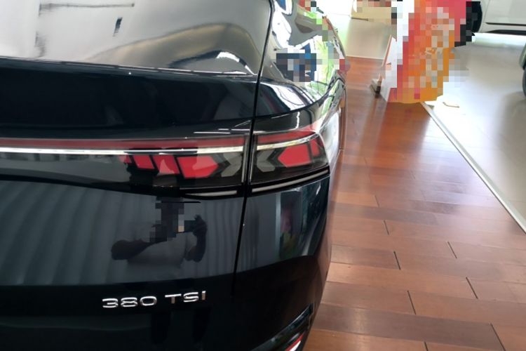 Used Volkswagen Magotan 2024 380TSI DSG Ultimate Edition Right Rear Taillight