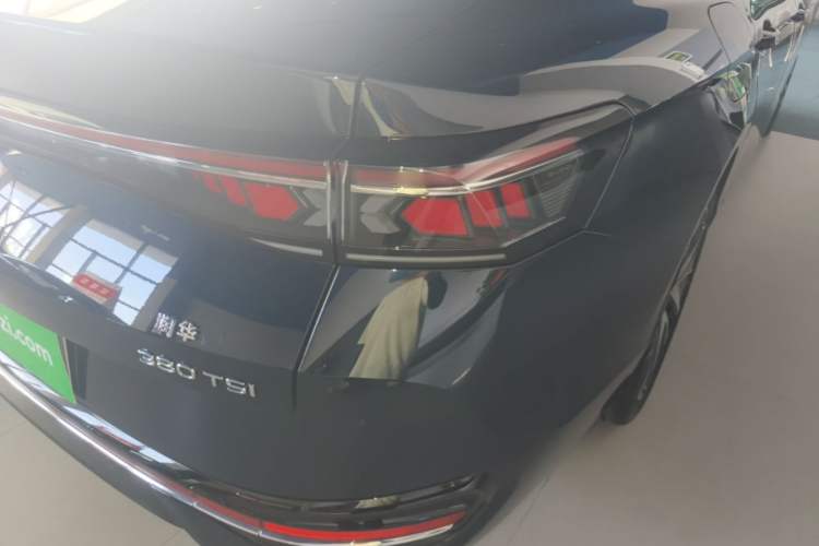 Used Volkswagen Magotan 2024 380TSI DSG Ultimate Edition Right Rear Taillight