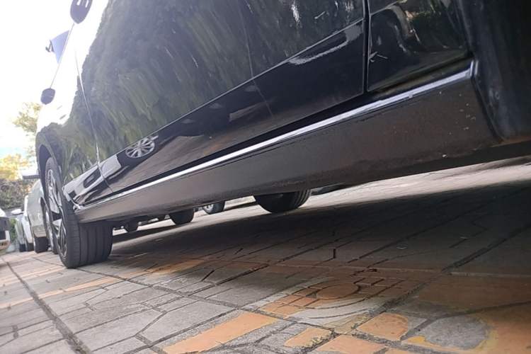 Used Volkswagen Magotan 2024 380TSI DSG Ultimate Edition Right Side Sill