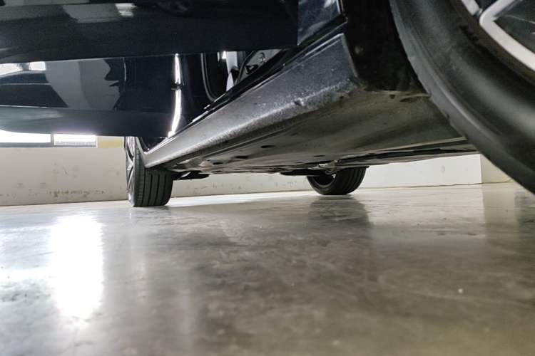 Used Volkswagen Magotan 2024 380TSI DSG Ultimate Edition Right Side Sill